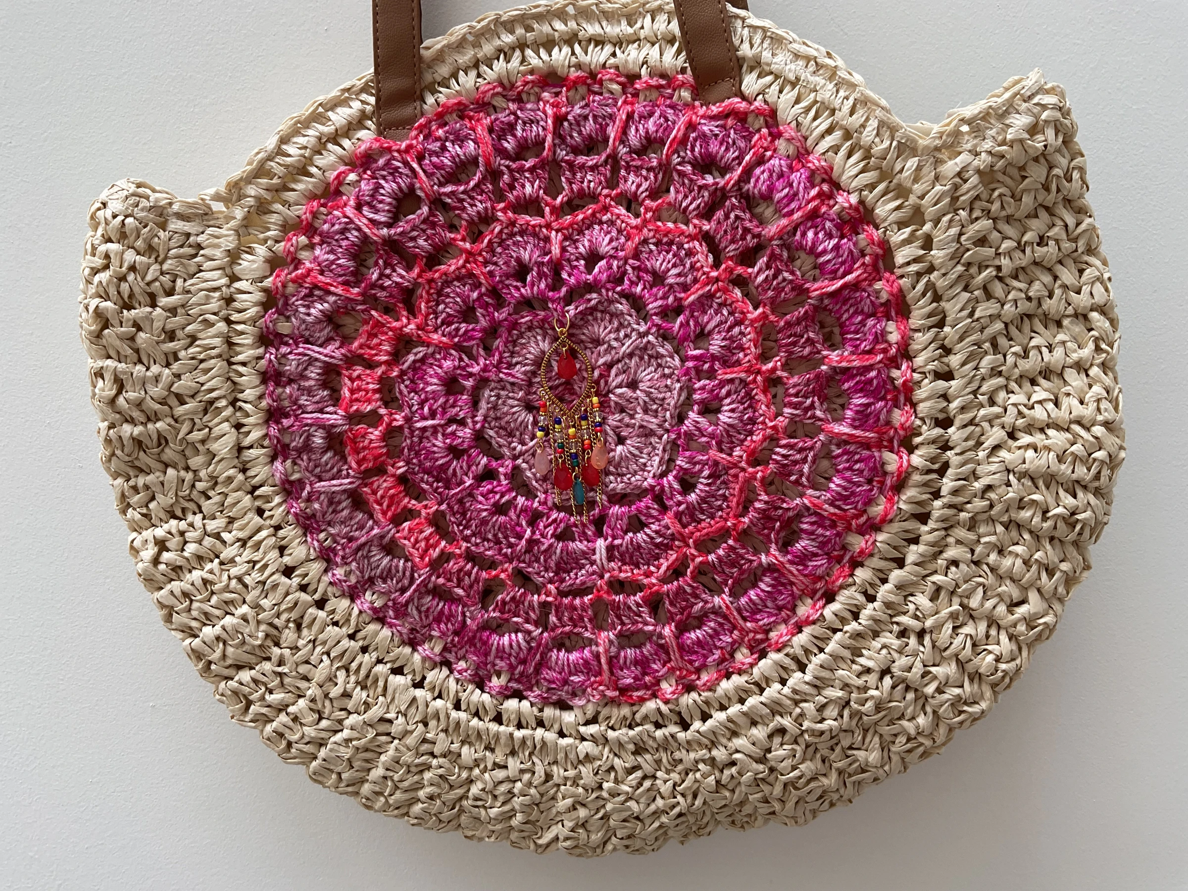 Stro tas met Mandala, handgemaakt door Anne. SALE!